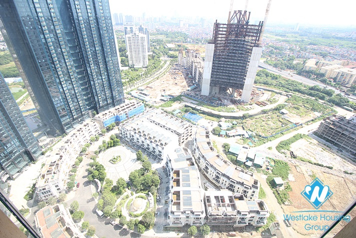 Unfurnished duplex apartment in Sunshine City for rent